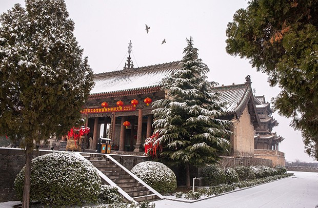 雪后正殿 李克荣 摄.jpg